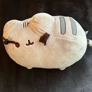 Pusheen cat like new